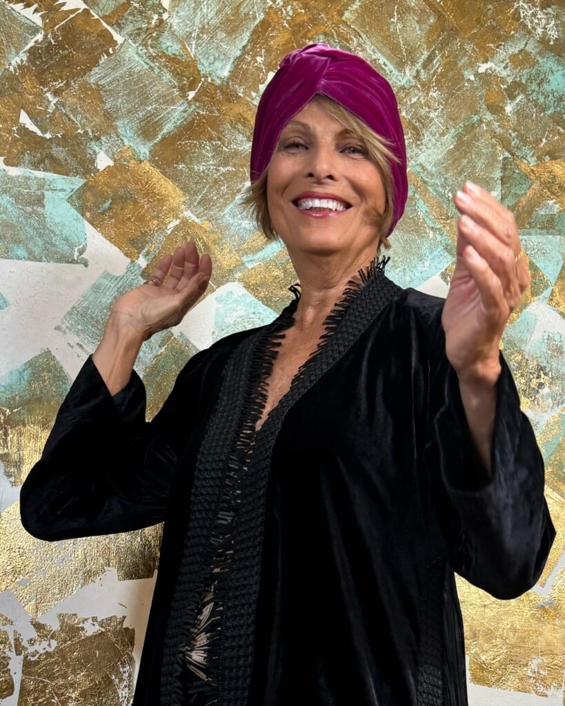 Shopping with Cindy 5653e00c db72 47f9 bc09 fe08ec4fa98b